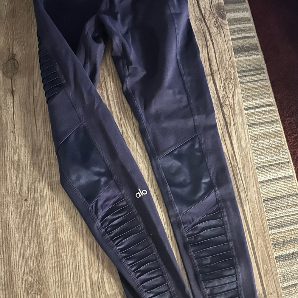 ALO Yoga Women's Black Leggings